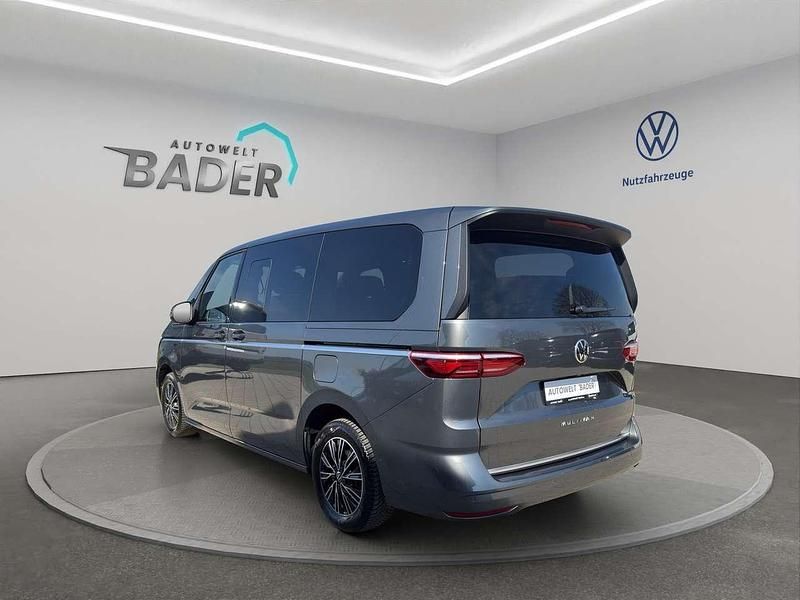 Gebraucht VW Multivan Style 150 PS (110 kW) 2024 Grau Van