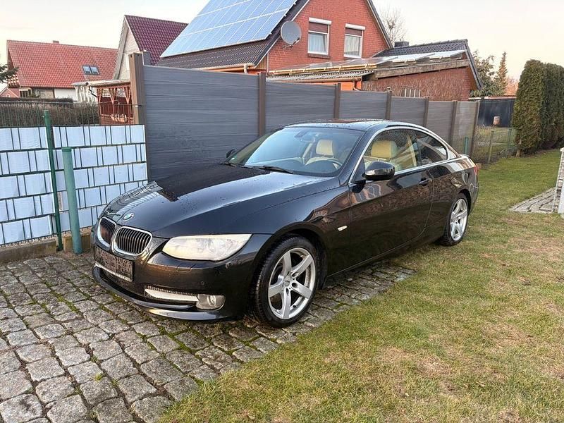 Gebraucht BMW 325 Performance 204 PS (150 kW) 2010 Schwarz Coupé