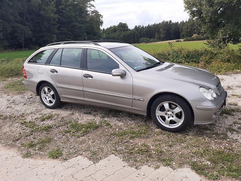 Gebraucht Mercedes C200 Classic 163 PS (119 kW) 2004 Silber Kombi