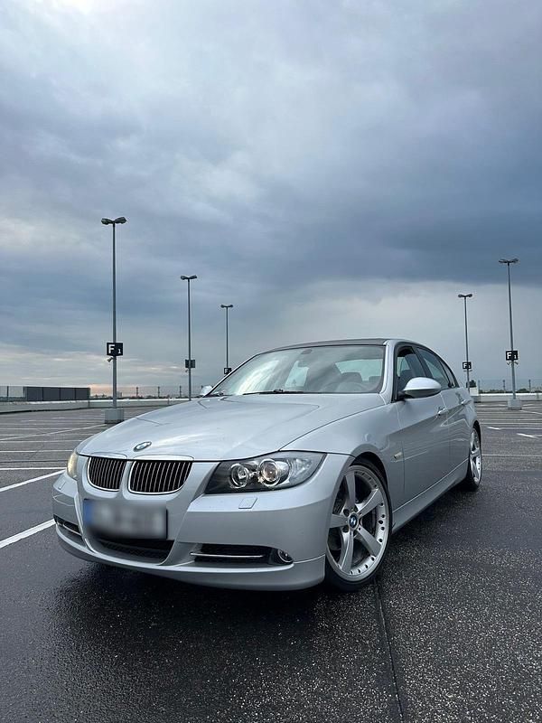 Gebraucht BMW 320 150 PS (110 kW) 2006 Silber Limousine