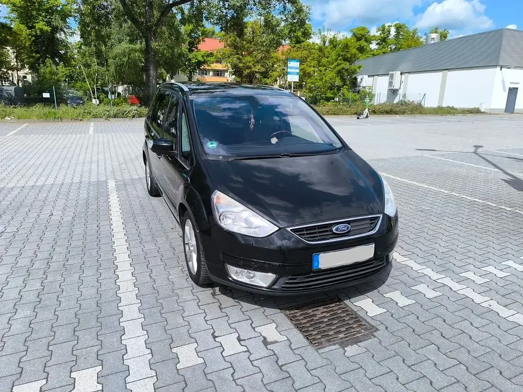 Używany Ford Galaxy 140 KM (102 kW) 2010 Czarny Minivan