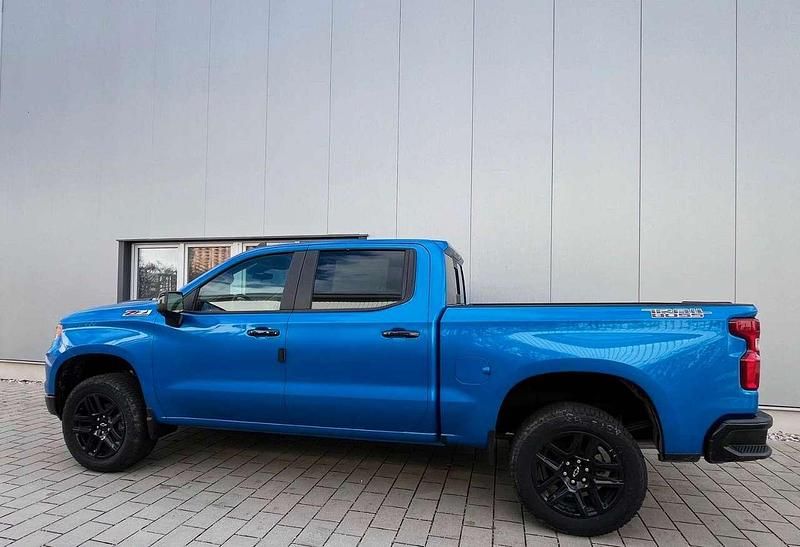 Neu Chevrolet Silverado 426 PS (313 kW) 2025 Gjv rip tide blue SUV