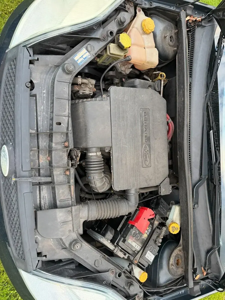 Używany Ford Fiesta 70 KM (51 kW) 2005 Niebieski Hatchback