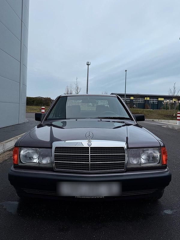 Andere farben Gebraucht 1991 Mercedes 190 Limousine | 7.799 € - Bild 1/4
