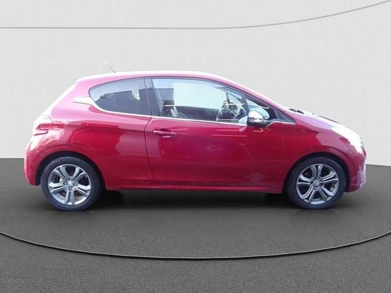 Gebraucht Peugeot 208 Allure 82 PS (60 kW) 2014 Unbekannt (metallic) Kleinwagen