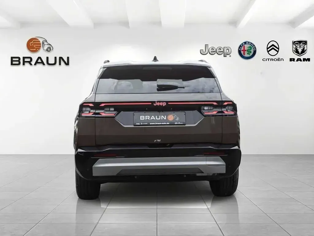 Neu Jeep Compass 146 PS (107 kW) 2026 Grün SUV