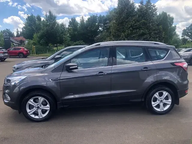 Gebraucht Ford Kuga Titanium 182 PS (133 kW) 2017 Grau SUV