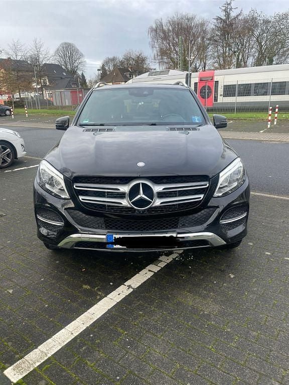 Gebraucht Mercedes GLE350 258 PS (189 kW) 2016 Schwarz SUV
