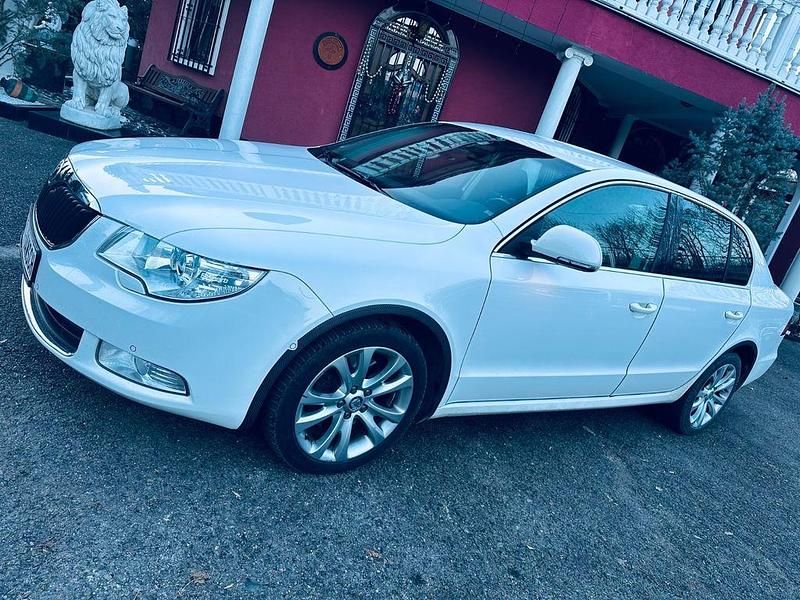 Gebraucht Skoda Superb Ambition 160 PS (117 kW) 2008 Weiß Limousine