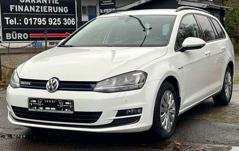 Pure white Gebraucht 2014 VW Golf VII Comfortline Kombi | 8.900 € (Fairer Preis) - Bild 1/4