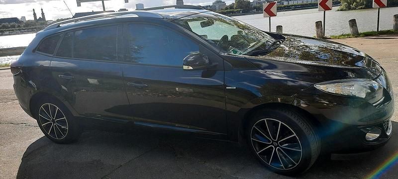 Braun Gebraucht 2013 Renault Mégane GrandTour Kombi | 6.500 € - Bild 1/4