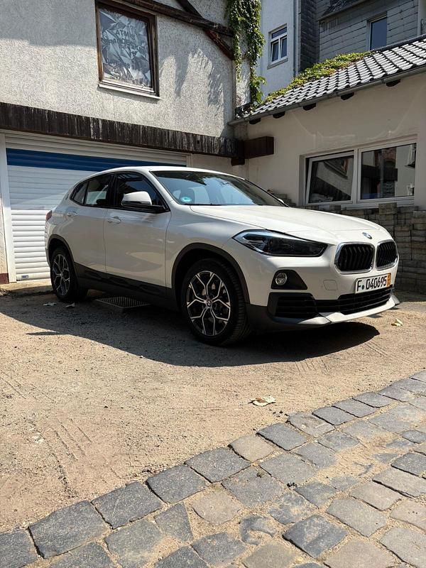 Weiß Gebraucht 2020 BMW X2 Advantage SUV | 22.222 € (Guter Preis) - Bild 1/4