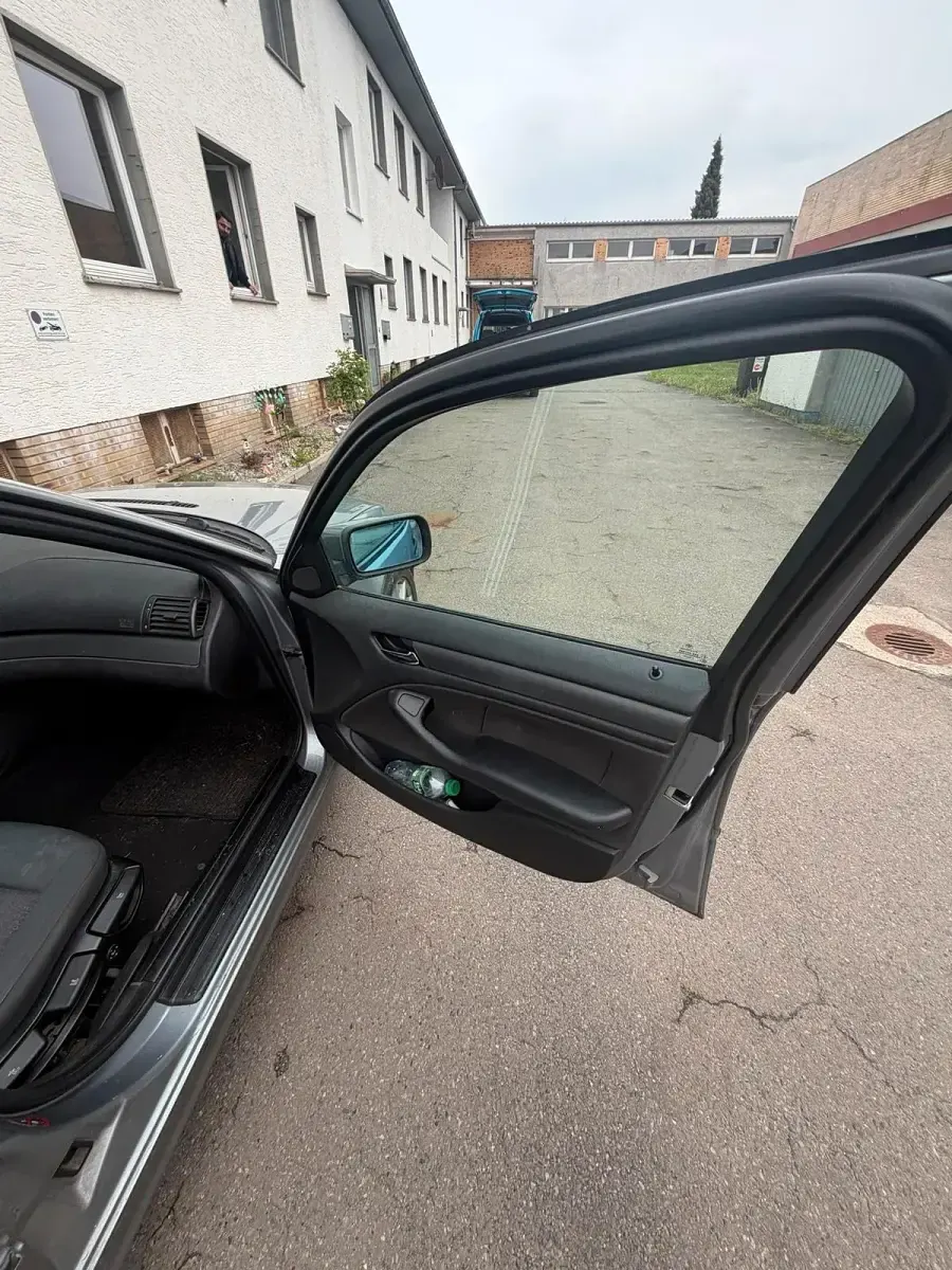 Gebraucht BMW 318 143 PS (105 kW) 2005 Silber Kombi