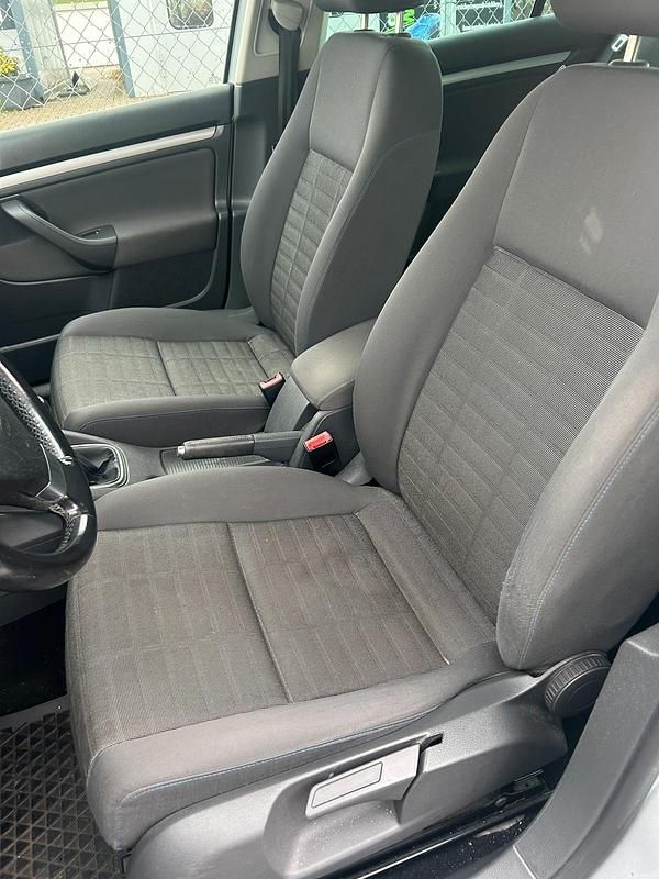 Gebraucht VW Golf V 80 PS (58 kW) 2007 Silber Kleinwagen