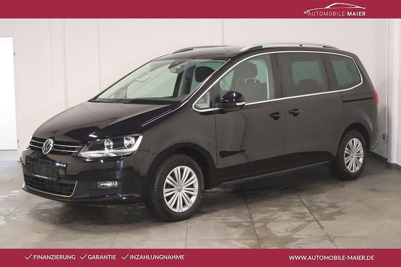 Gebraucht VW Sharan Comfortline 150 PS (110 kW) 2022 Deep black perleffekt Van / Kleinbus