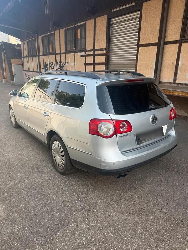 Silber Gebraucht 2007 VW Passat Kombi | 1.600 € (Superpreis) - Bild 1/4