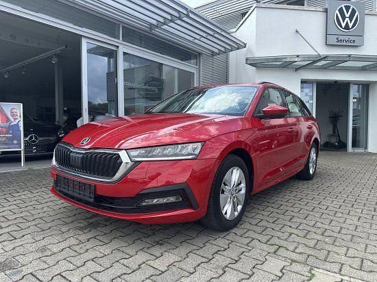 Velvet rot Gebraucht 2021 Skoda Octavia Kombi | 16.480 € (Etwas zu teuer) - Bild 1/4