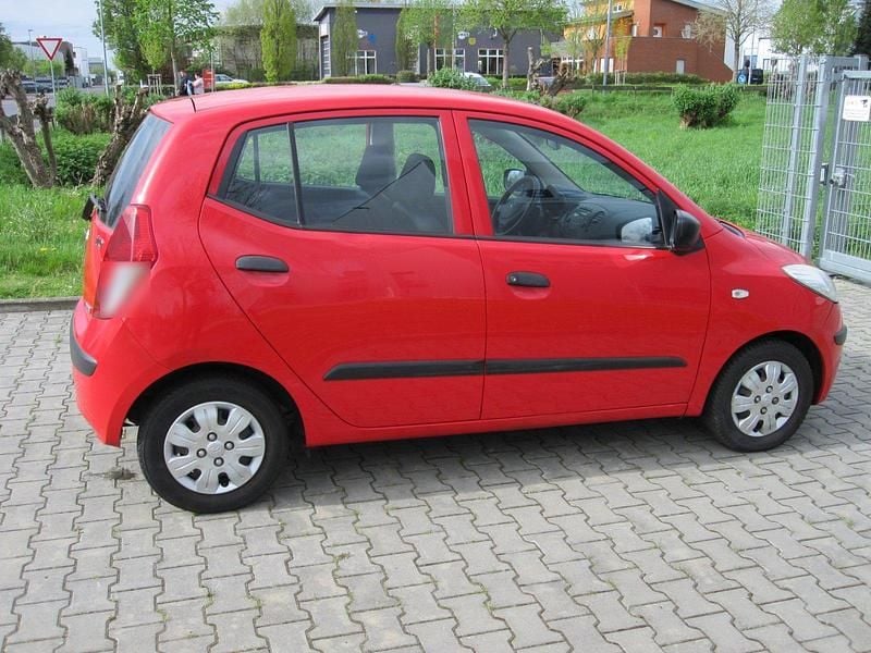Gebraucht Hyundai i10 67 PS (49 kW) 2009 Rot Kleinwagen