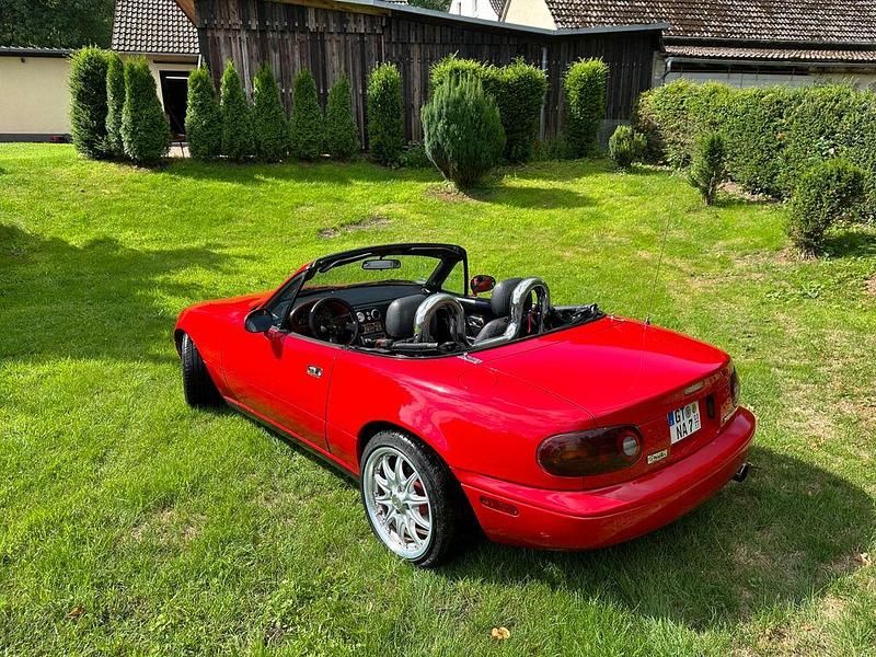 Gebraucht Mazda MX5 116 PS (85 kW) 1990 Rot Cabrio
