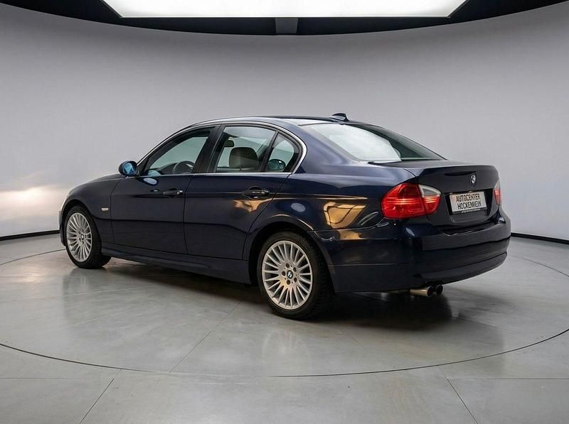 Gebraucht BMW 325 Sport Line 218 PS (160 kW) 2005 Blau Limousine