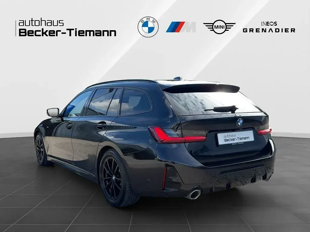 Gebraucht BMW 330 M Sport 286 PS (210 kW) 2023 Saphirschwarz Kombi