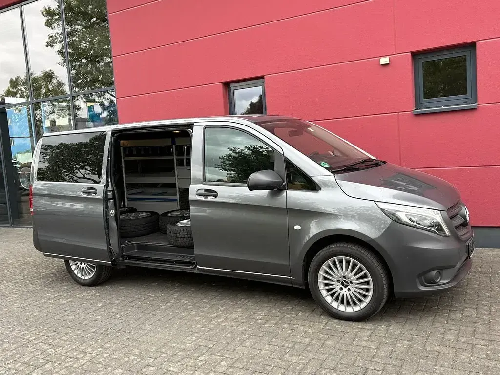 Gebraucht Mercedes Vito 190 PS (139 kW) 2022 Selenitgrau** Van