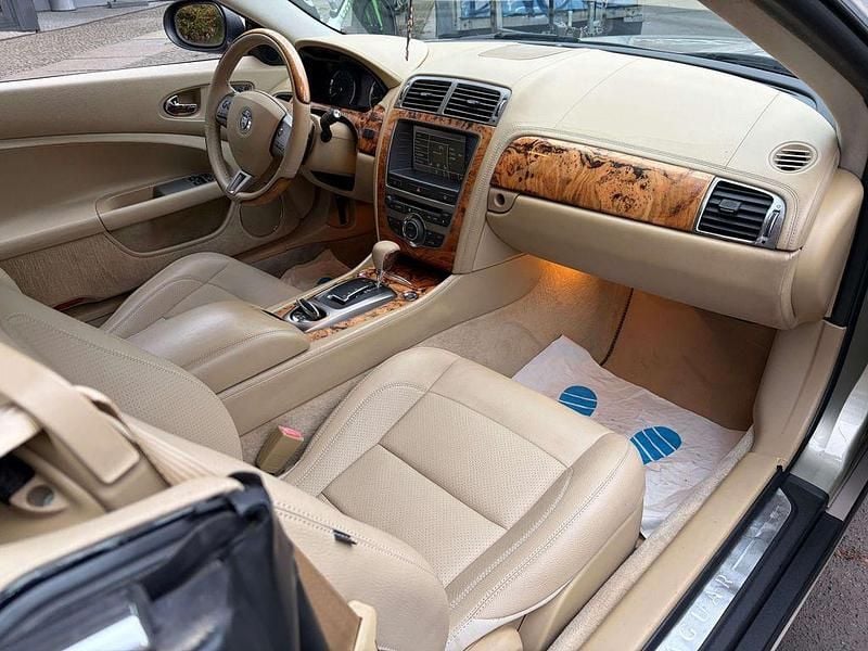 Gebraucht Jaguar XK 298 PS (219 kW) 2008 Beige Cabrio
