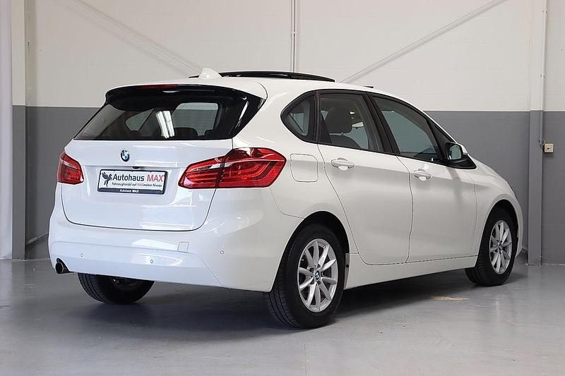 Gebraucht BMW 218 Basis 150 PS (110 kW) 2015 Alpinweiss 3 Van / Kleinbus