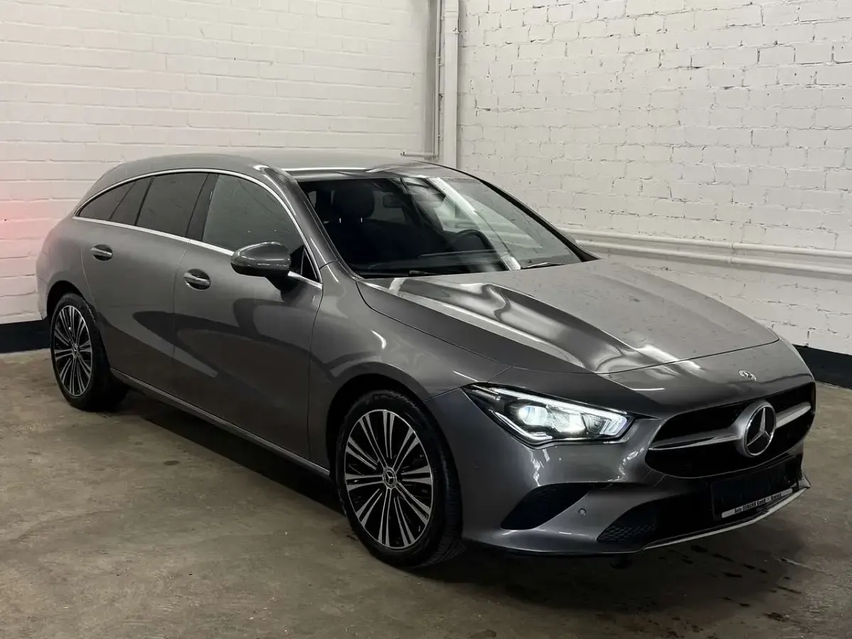 Gebraucht Mercedes CLA200 Progressive 150 PS (110 kW) 2023 Mountaingrau  met. Coupé