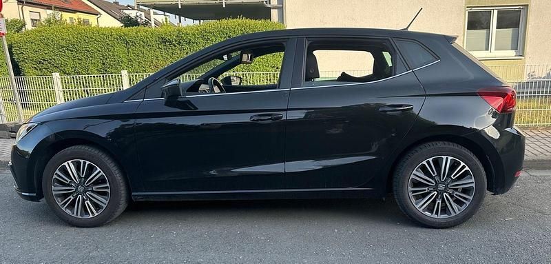 Schwarz Gebraucht 2017 Seat Ibiza XCELLENCE Kleinwagen | 11.399 € (Etwas zu teuer) - Bild 1/4
