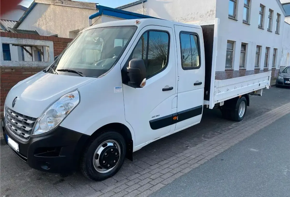 Używany Renault Master 150 KM (110 kW) 2013 Biały Sedan/Limuzyna