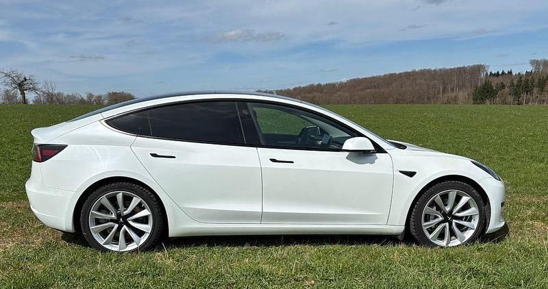 Gebraucht Tesla Model 3 Standard Range Plus 239 kW (325 PS) 2021 Weiß Limousine