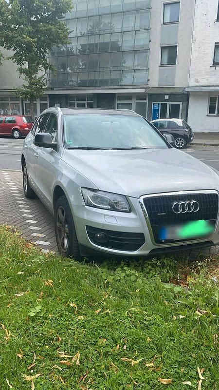 Grau Gebraucht 2009 Audi Q5 Premium SUV | 9.990 € (Fairer Preis) - Bild 1/4
