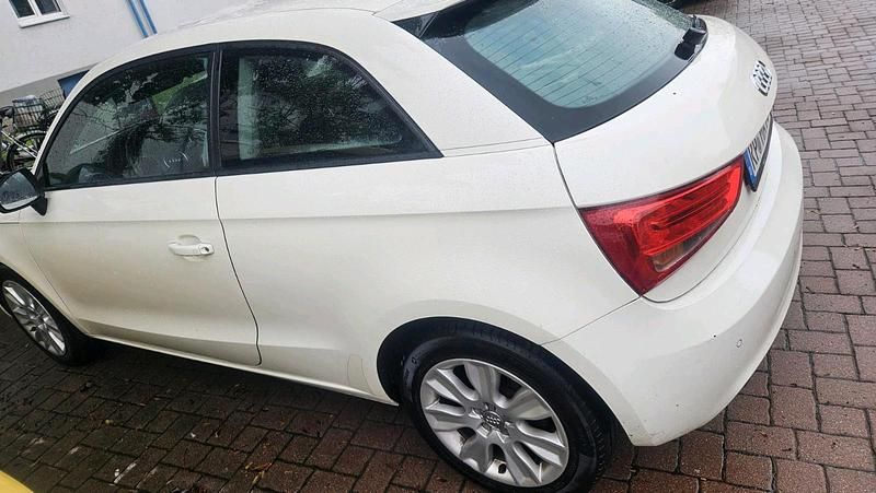 Gebraucht Audi A1 86 PS (63 kW) 2014 Weiß Kleinwagen