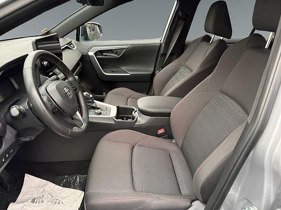 Gebraucht Toyota RAV4 Hybrid Comfort 306 PS (225 kW) 2024 Lichtsilber metallic SUV