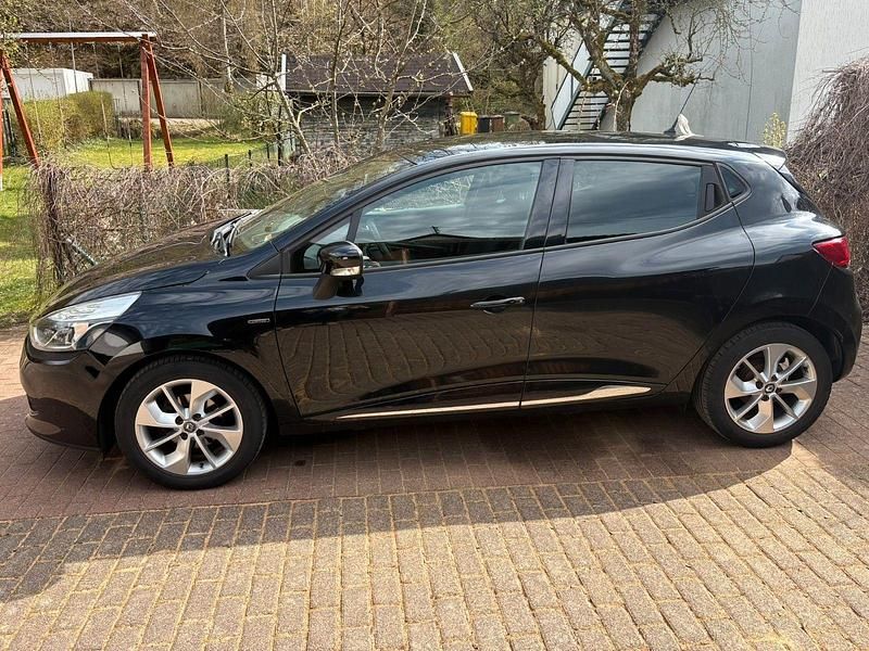 Gebraucht Renault Clio IV LIMITED 90 PS (66 kW) 2016 Schwarz Kleinwagen