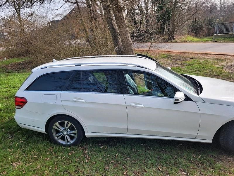 Second-hand Mercedes E250 204 CP (150 kW) 2013 Alb Break