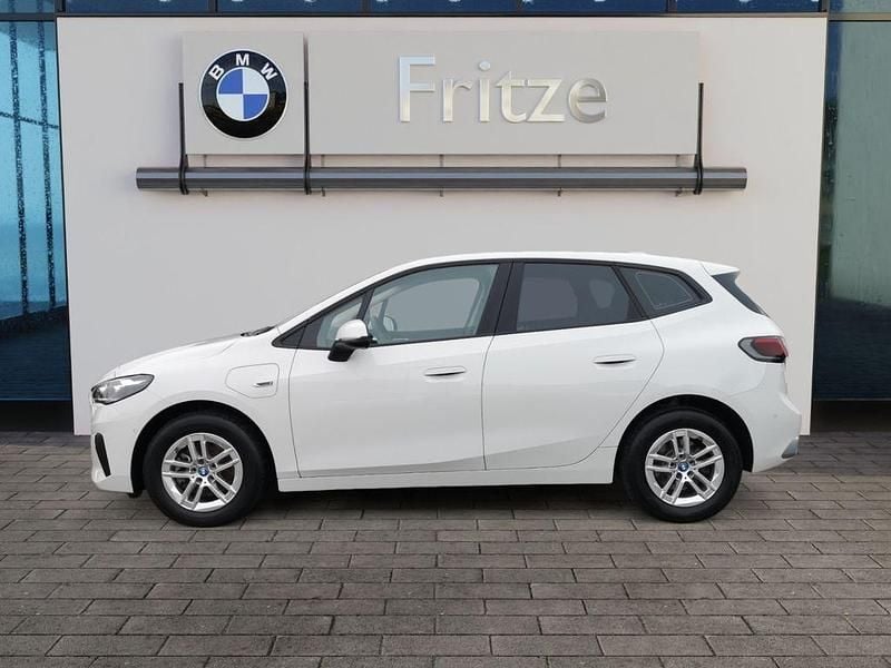 Gebraucht BMW 225 Active Tourer 245 PS (180 kW) 2022 Weiß Van / Kleinbus