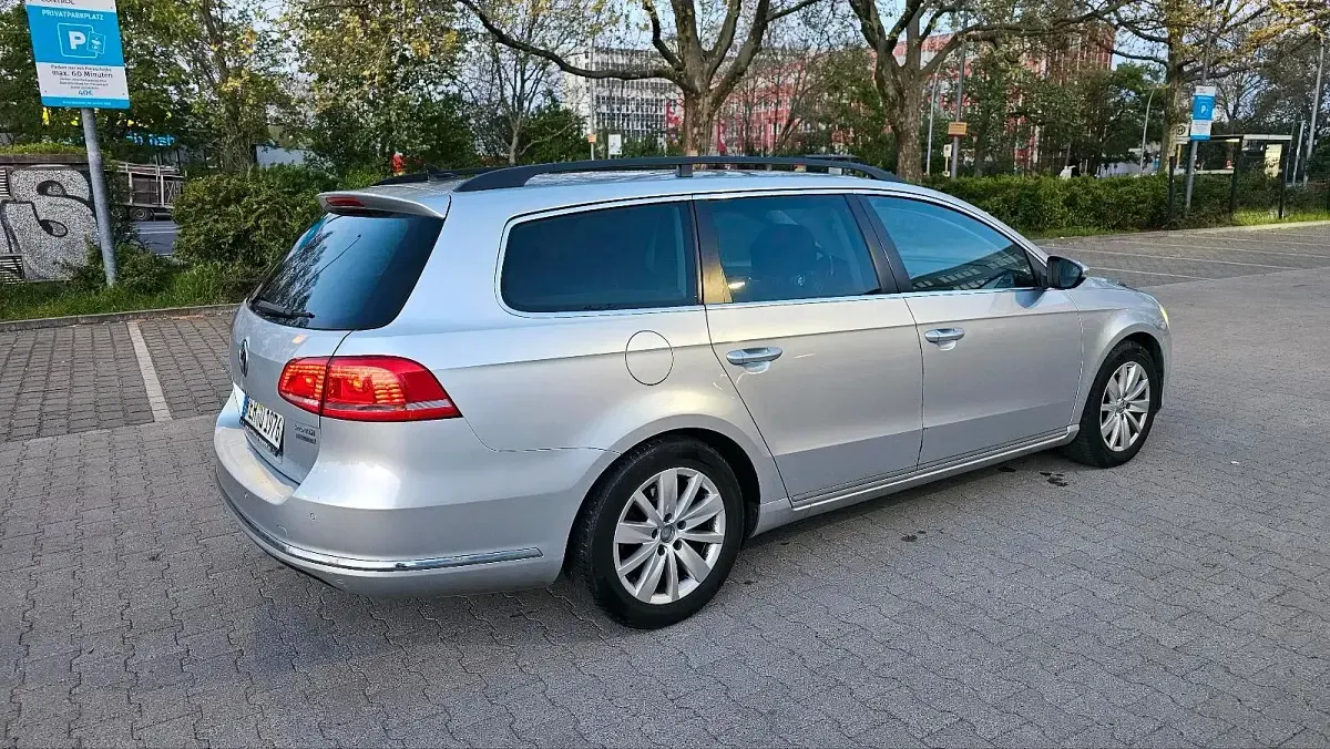 Gebraucht VW Passat 140 PS (102 kW) 2012 Grau Kombi