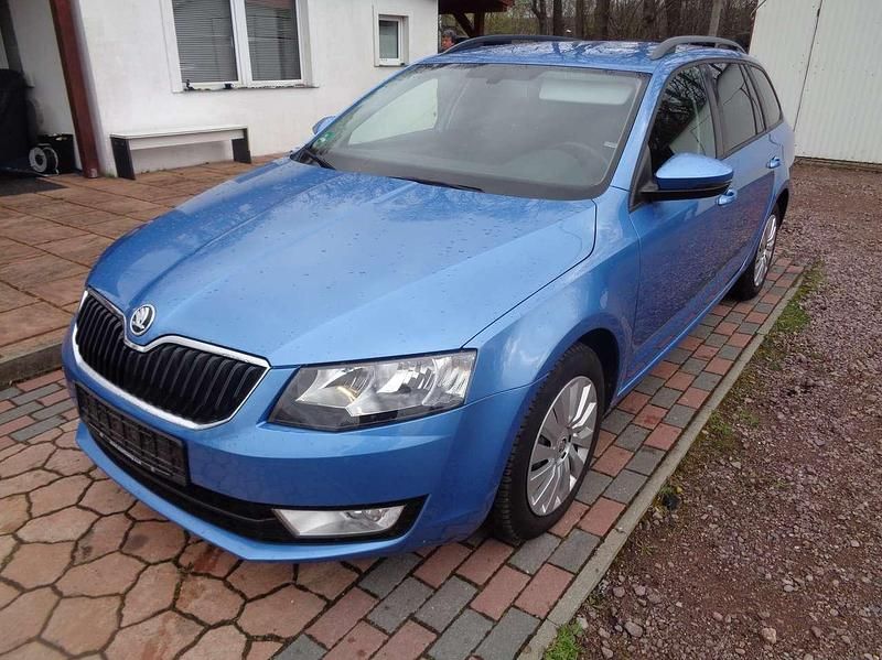 Gebraucht Skoda Octavia Elegance 150 PS (110 kW) 2015 Blau Kleinwagen