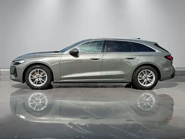 Gebraucht Audi A5 Comfort 204 PS (150 kW) 2025 Chronosgrau metallic Kombi