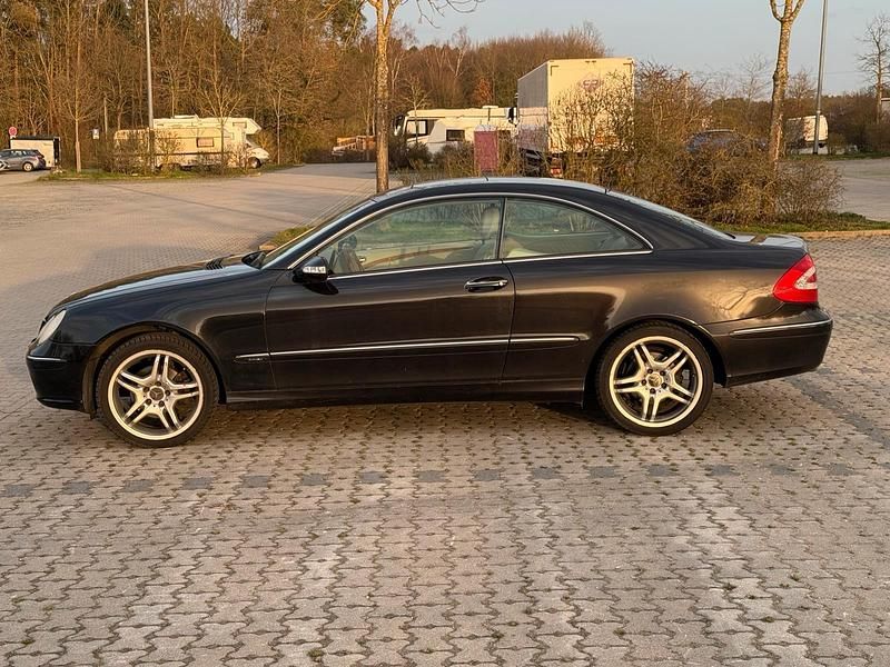 Gebraucht Mercedes CLK320 218 PS (160 kW) 2004 Schwarz Coupé