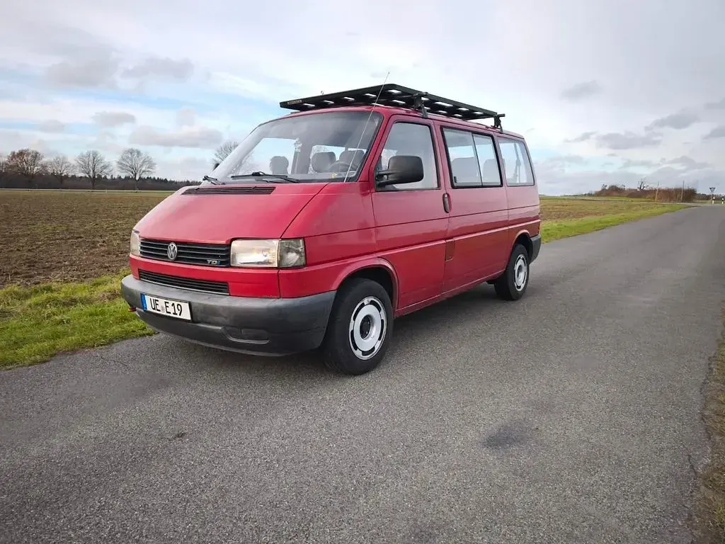 Second-hand VW Caravelle 88 CP (64 kW) 1999 Roșu Van