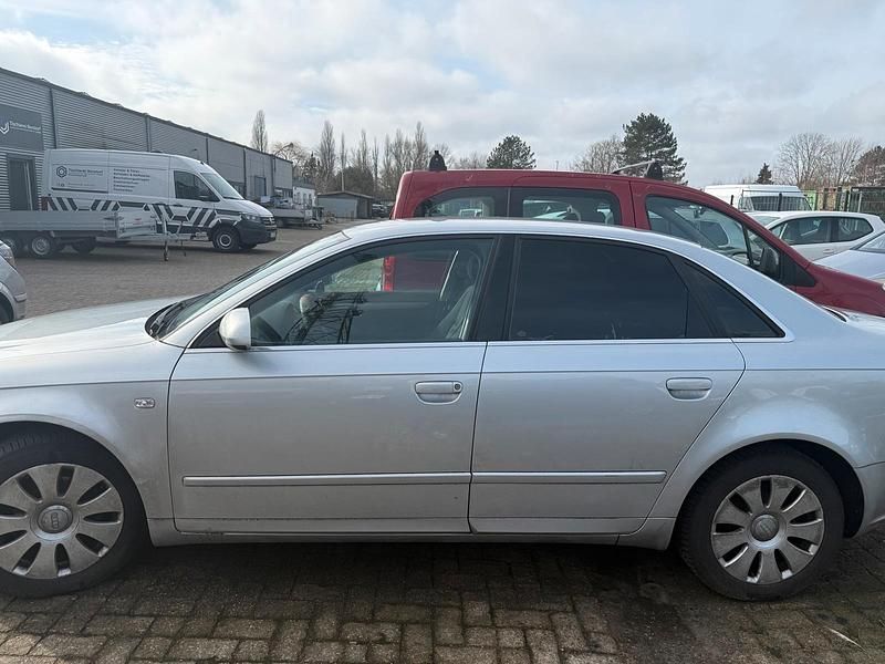Gebraucht Audi A4 105 PS (77 kW) 2005 Silber Limousine