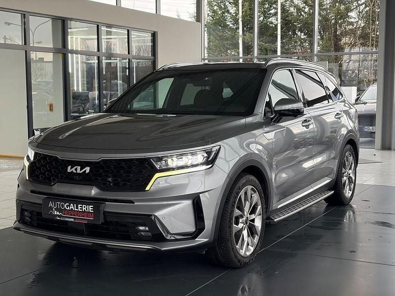 Grau Gebraucht 2022 Kia Sorento Platinum SUV | 34.900 € (Fairer Preis) - Bild 1/4