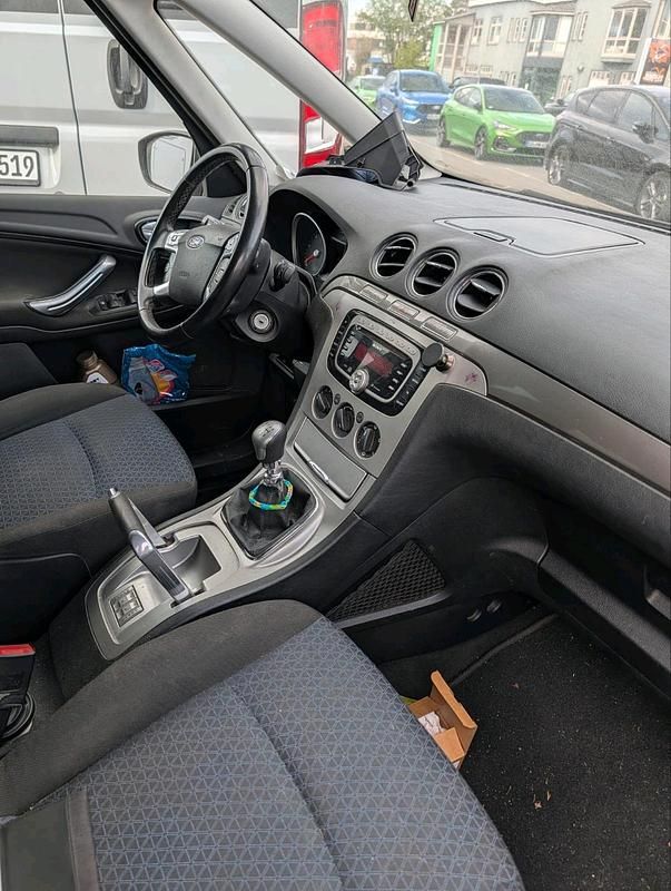 Usata Ford Galaxy 140 CV (102 kW) 2009 Grigio Monovolume