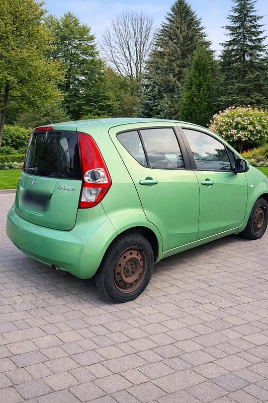 Gebraucht Suzuki Splash 65 PS (47 kW) 2010 Grün Kleinwagen