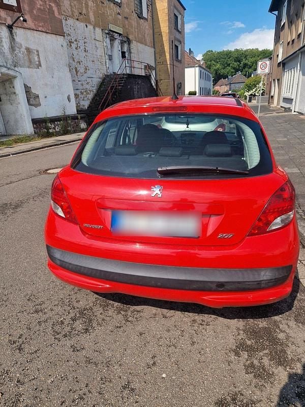 Rot Gebraucht 2009 Peugeot 207 Limousine | 1.495 € - Bild 1/4