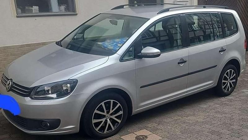 Silber Gebraucht 2014 VW Touran Van / Kleinbus | 5.999 € (Fairer Preis) - Bild 1/4