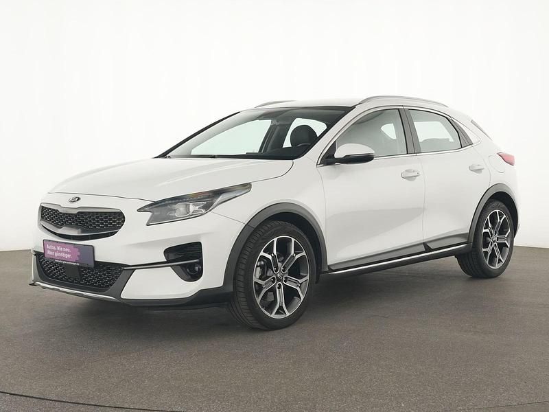 Weiß Gebraucht 2021 Kia XCeed Spirit SUV | 19.243 € (Guter Preis) - Bild 1/4